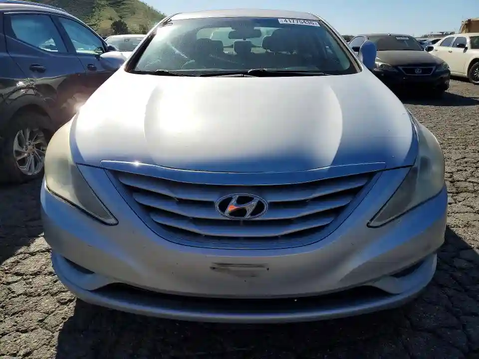 5NPEB4AC3BH041888 2011 HYUNDAI SONATA-4