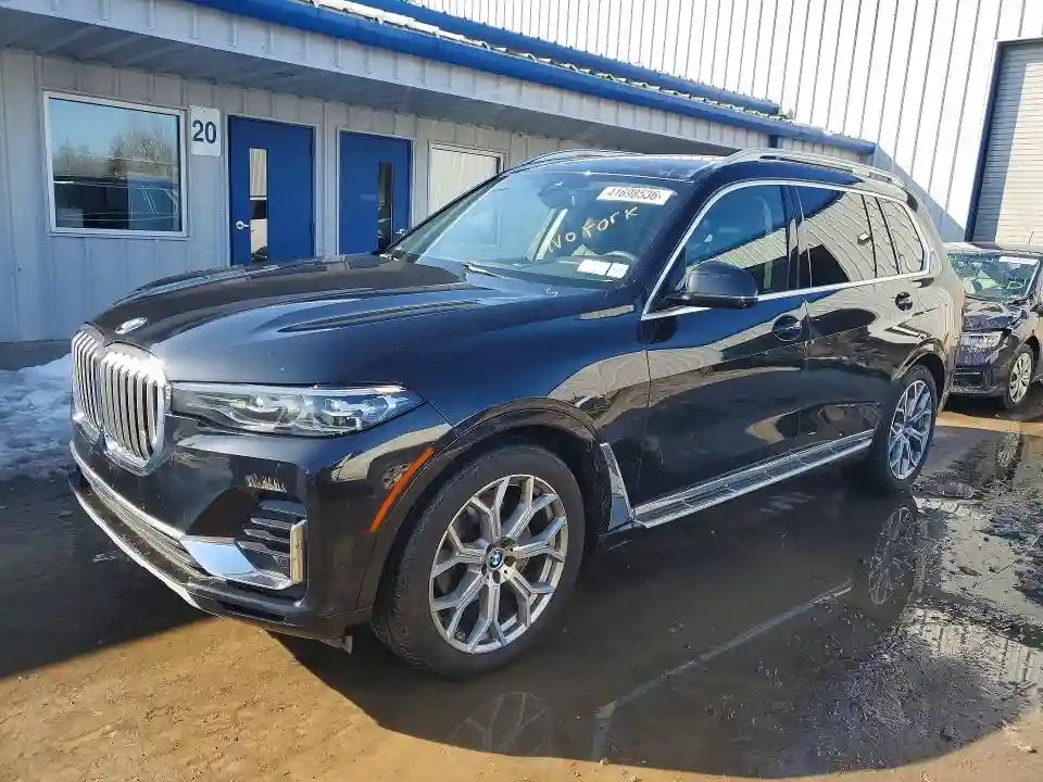 5UXCW2C00M9F66858 2021 BMW X7-0