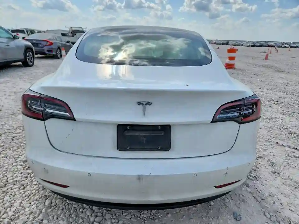 5YJ3E1EB5NF197027 2022 TESLA MODEL 3-5