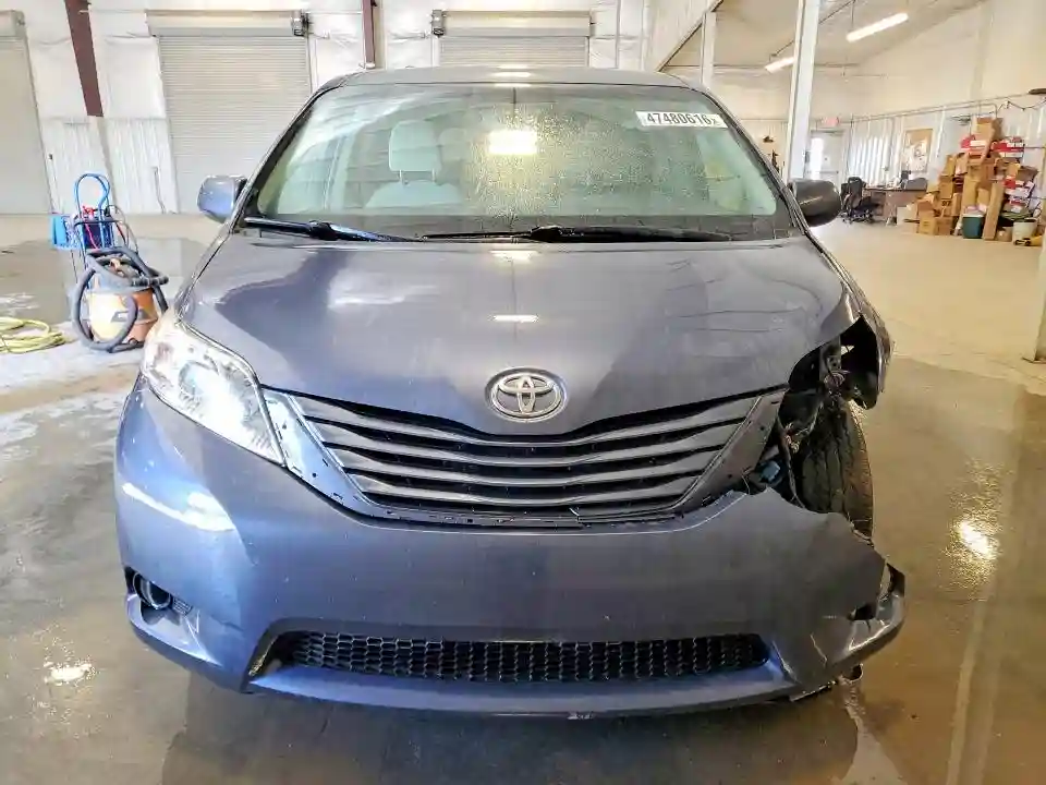 5TDKK3DC2FS579121 2015 TOYOTA SIENNA-4
