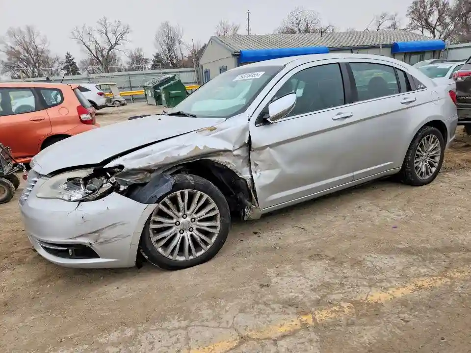 1C3BC2FB0BN500531 2011 CHRYSLER 200-0
