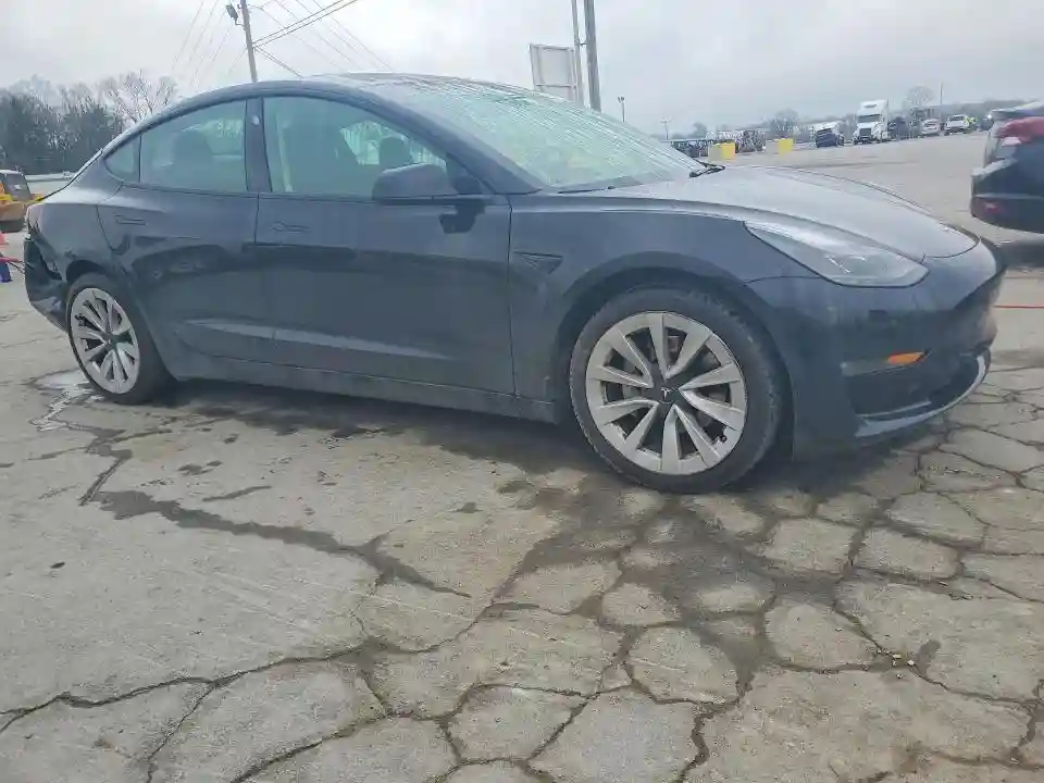 5YJ3E1EB6PF391990 2023 TESLA MODEL 3-3
