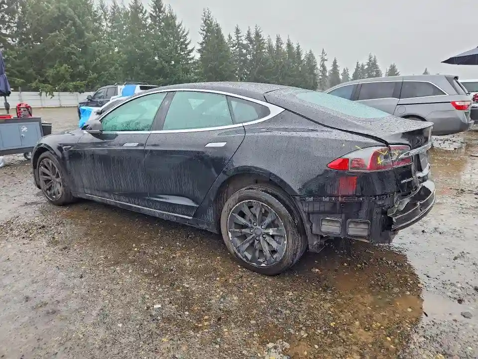 5YJSA1E23JF245822 2018 TESLA MODEL S-1