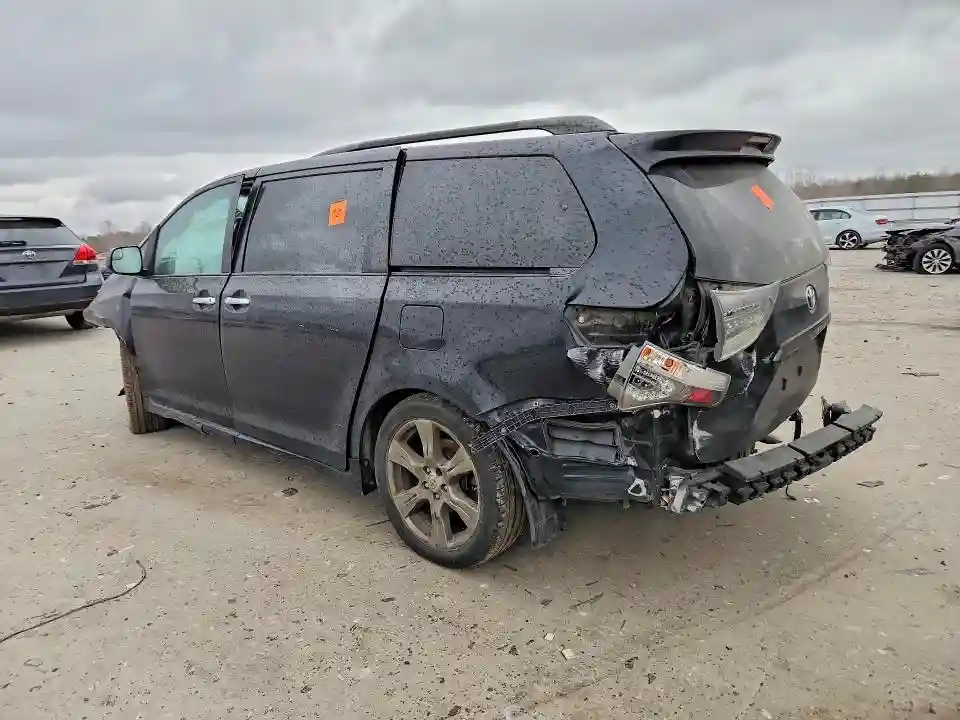 5TDXZ3DC4HS869011 2017 TOYOTA SIENNA-1
