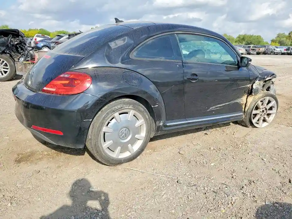 3VWJP7AT2CM628867 2012 VOLKSWAGEN BEETLE-2