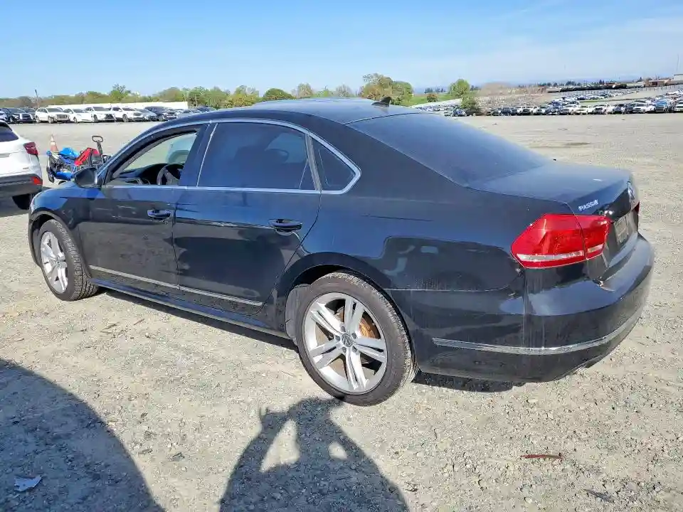 1VWCN7A39CC005097 2012 VOLKSWAGEN PASSAT-1