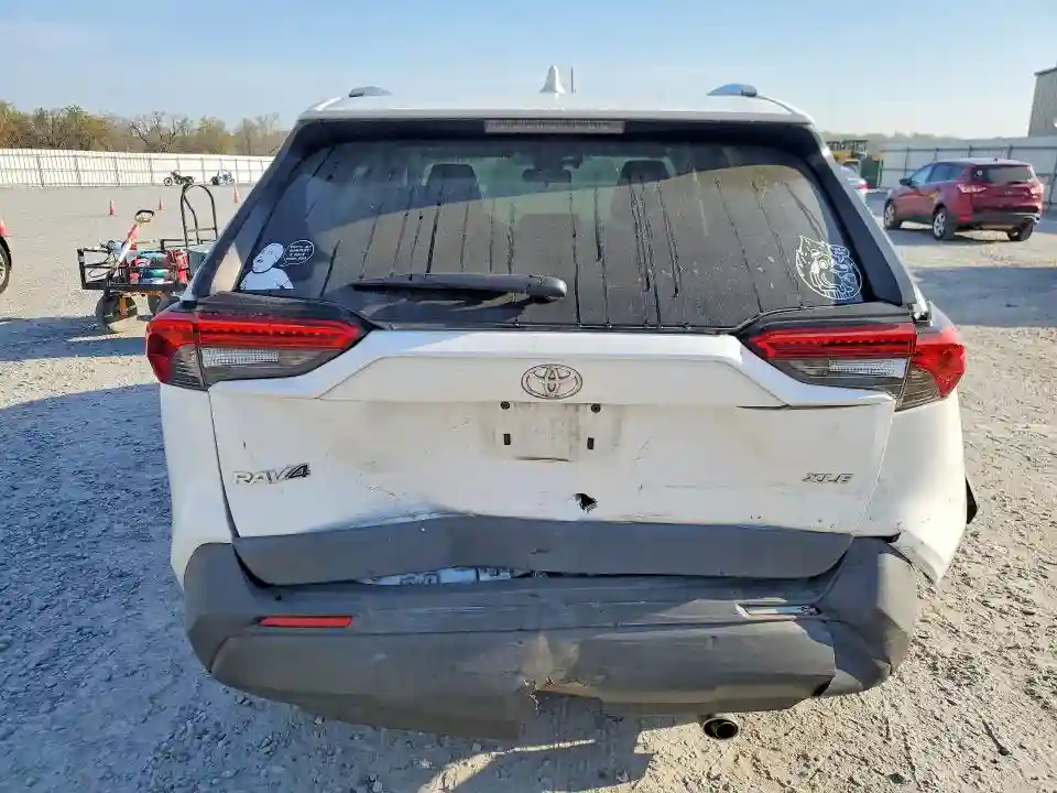 2T3C1RFV2KW054304 2019 TOYOTA RAV4 XLE P-5