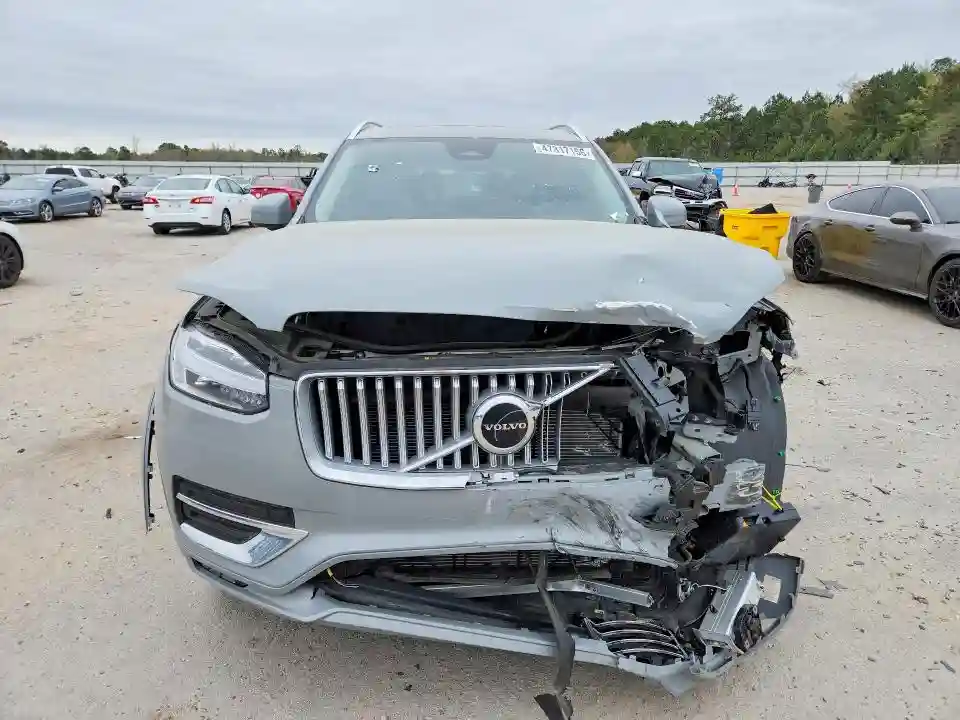 YV4M12PJ2S1335599 2025 VOLVO XC90-4