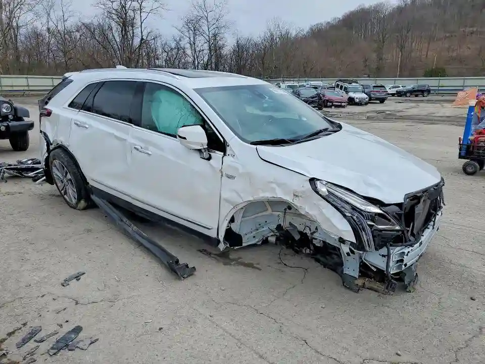 1GYKNDRSXRZ723234 2024 CADILLAC XT5-3