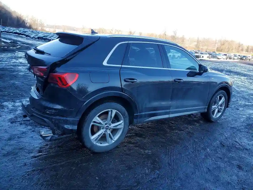 WA1DECF38M1115526 2021 AUDI Q3-2