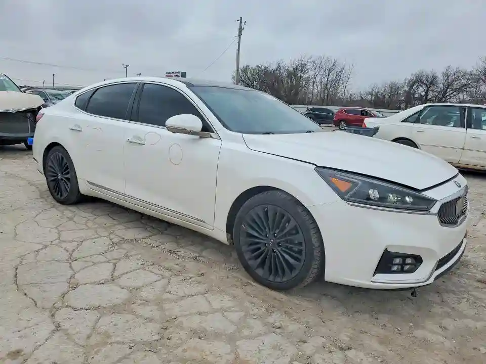 KNALC4J14J5105046 2018 KIA CADENZA-3