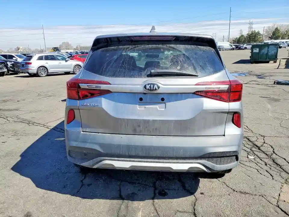 KNDEPCAA2M7185966 2021 KIA SELTOS-5