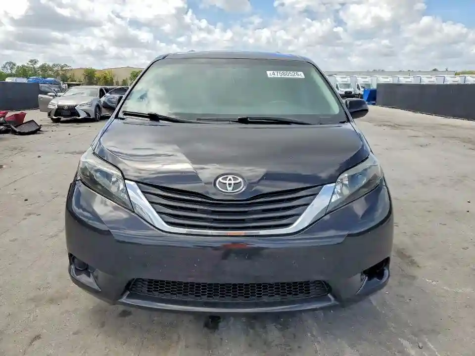 5TDKK3DC1DS347655 2013 TOYOTA SIENNA-4