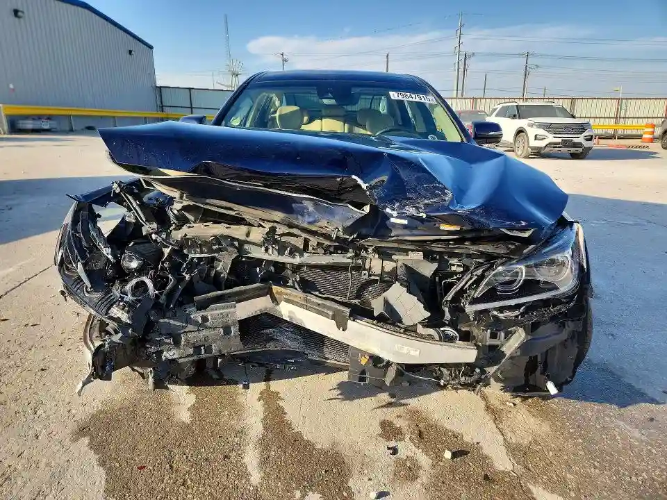 KMHGN4JE0JU251169 2018 GENESIS G80-4