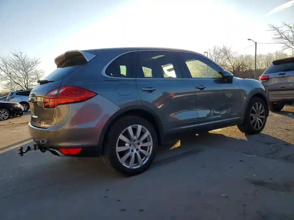 WP1AA2A29ELA90749 2014 PORSCHE CAYENNE-2