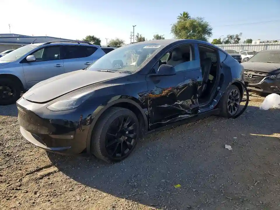 7SAYGAEEXPF706867 2023 TESLA MODEL Y-0