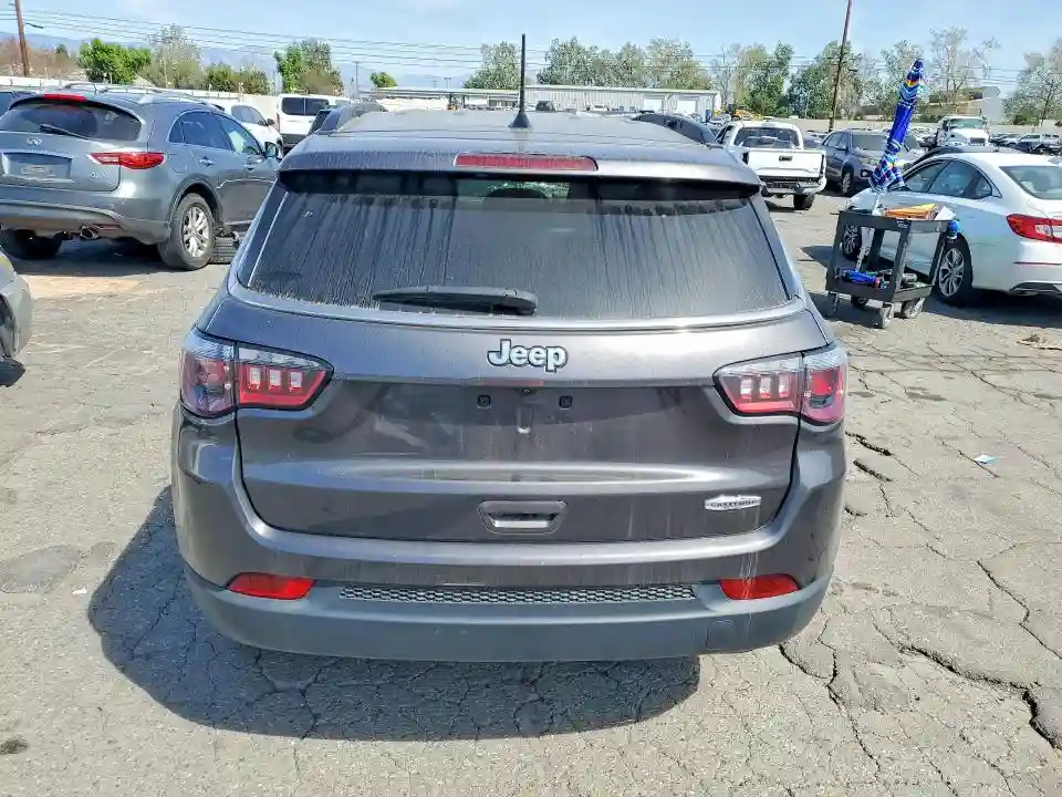 3C4NJCBB1NT214282 2022 JEEP COMPASS-5