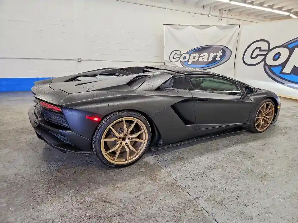 ZHWUV4ZD0JLA07069 2018 LAMBORGHINI ALL MODELS-2