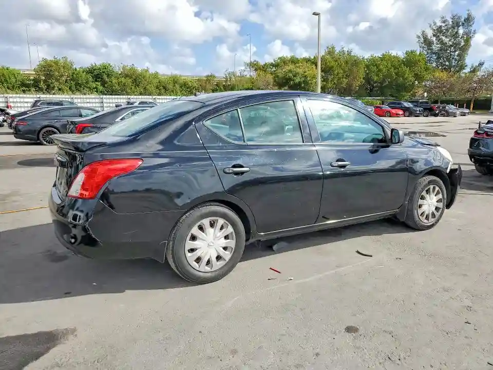 3N1CN7AP0DL890630 2013 NISSAN VERSA-2