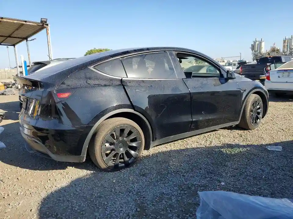 7SAYGAEEXPF706867 2023 TESLA MODEL Y-4