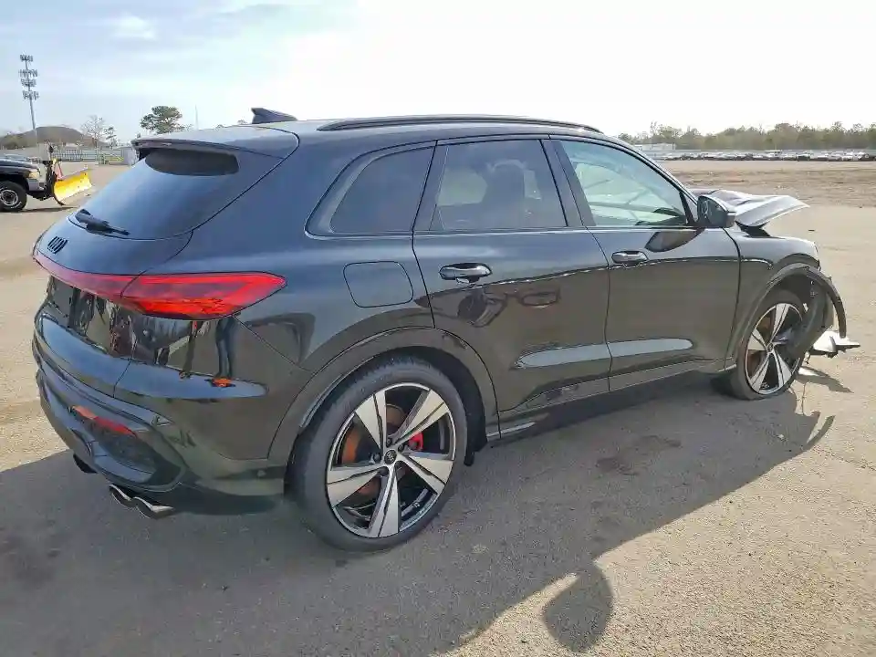WA125AGU0S2122397 2025 AUDI SQ5-2