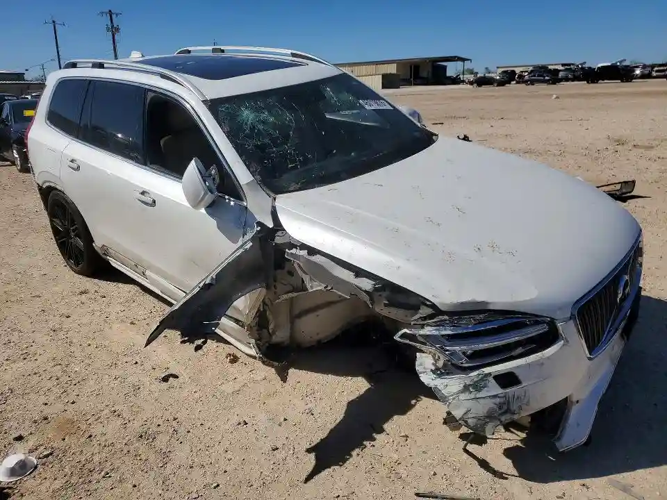 YV4A22PK7H1143242 2017 VOLVO XC90-3