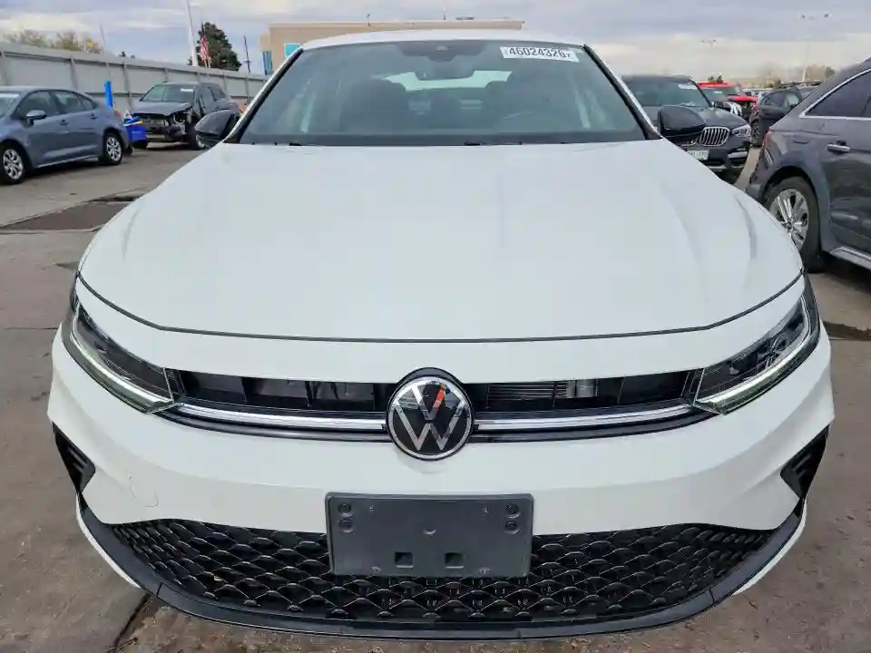 3VWBX7BU5SM067946 2025 VOLKSWAGEN JETTA-4