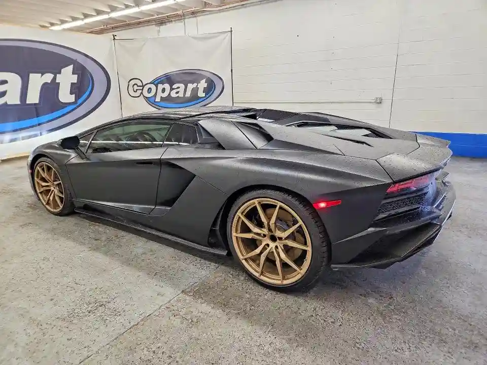 ZHWUV4ZD0JLA07069 2018 LAMBORGHINI ALL MODELS-1