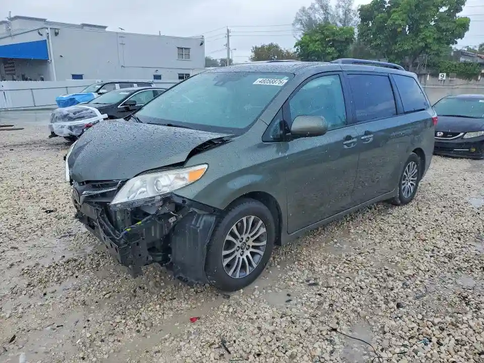 5TDYZ3DC0JS942398 2018 TOYOTA SIENNA-0
