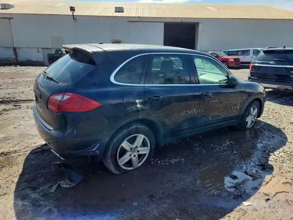 WP1AE2A27BLA93603 2011 PORSCHE CAYENNE-2