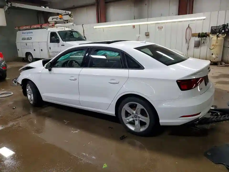 WAUAUHFF5J1072288 2018 AUDI A3-1