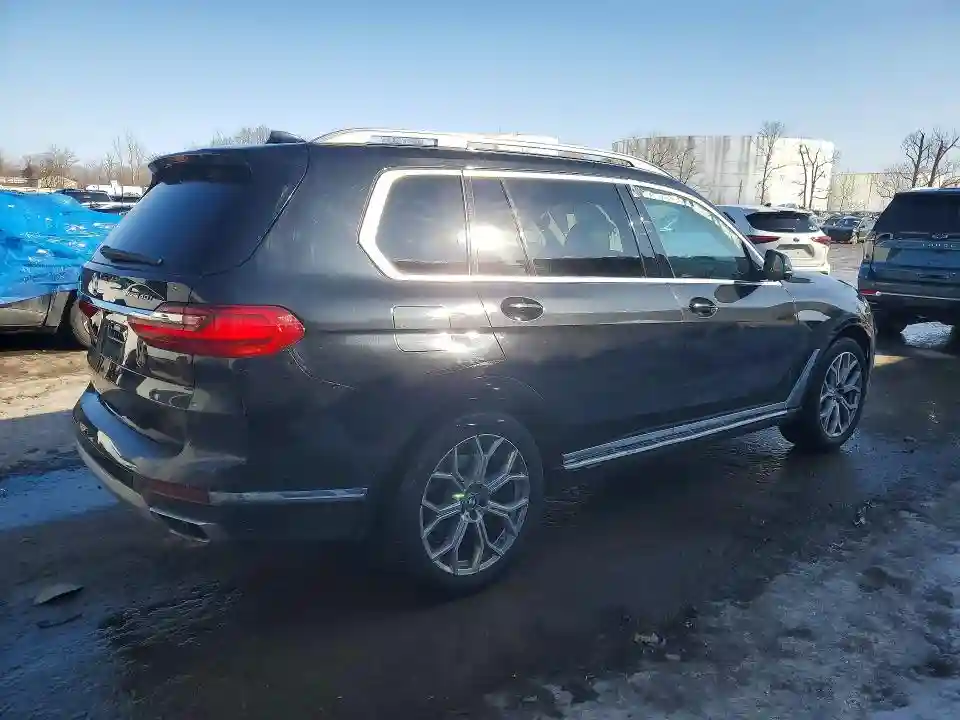 5UXCW2C00M9F66858 2021 BMW X7-2