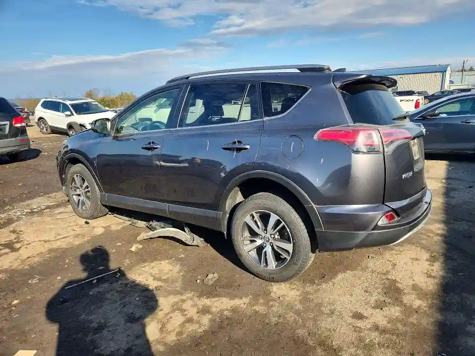 JTMRFREV4HJ110554 2017 TOYOTA RAV4-1