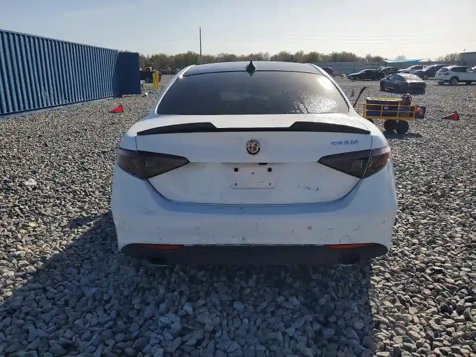 ZARFAMBN4R7679997 2024 ALFA ROMEO GIULIA-5