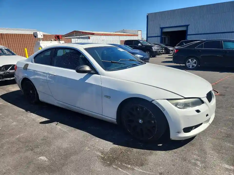 WBAKE5C54BE574005 2011 BMW 3 SERIES-3