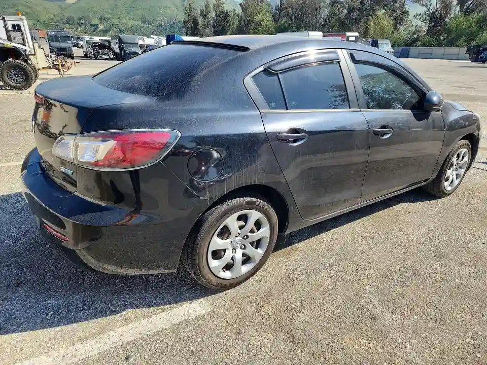JM1BL1UP1D1827907 2013 MAZDA 3-2
