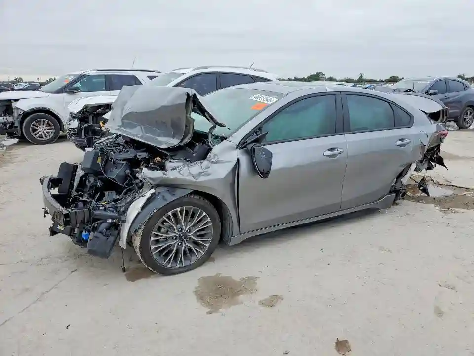 3KPF54AD3RE748427 2024 KIA FORTE GT-L-0