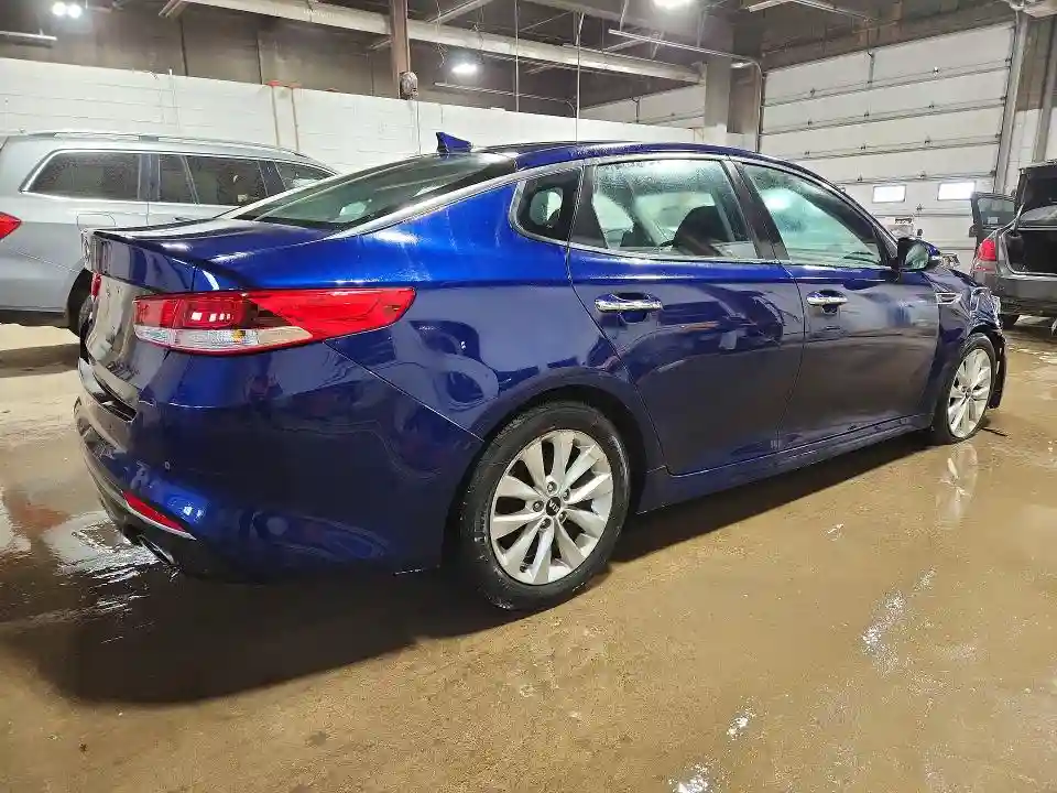 5XXGT4L30JG255654 2018 KIA OPTIMA-2