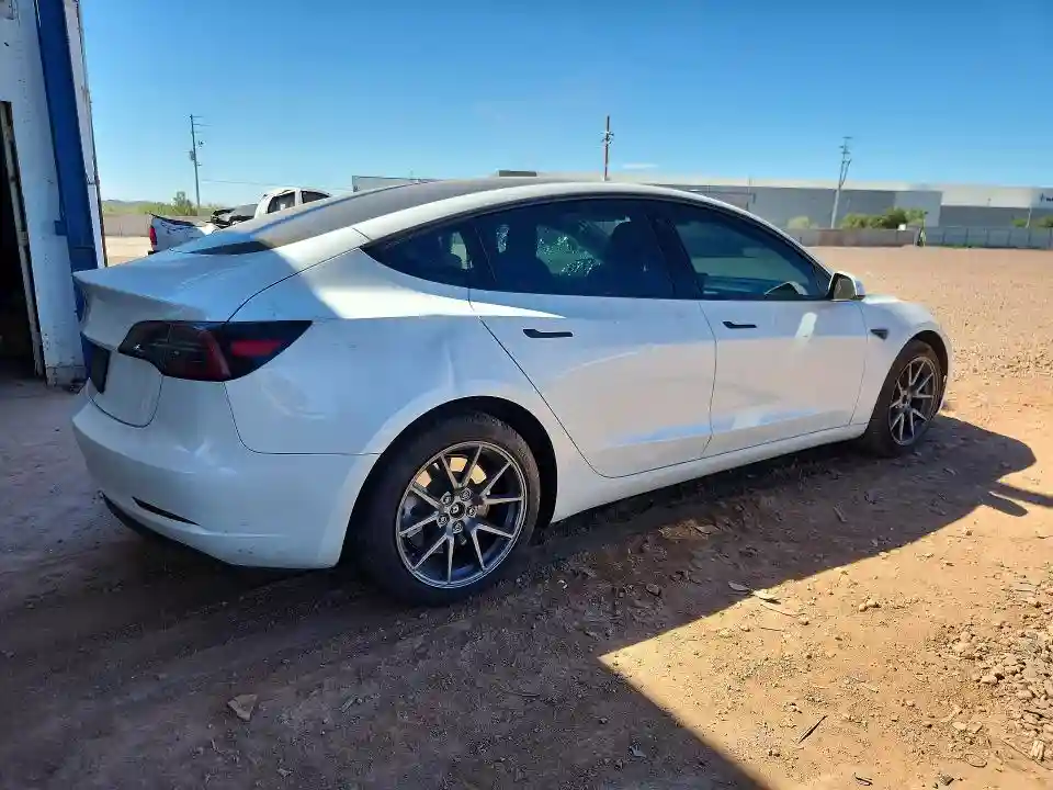5YJ3E1EA5PF464838 2023 TESLA MODEL 3-2