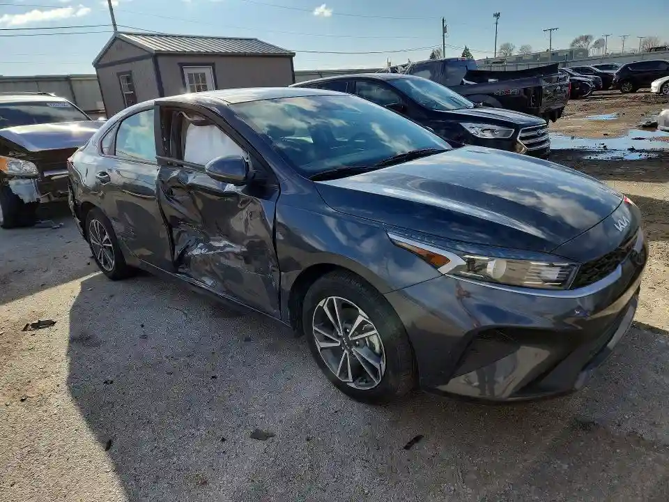 3KPF24AD9RE836956 2024 KIA FORTE LXS-3
