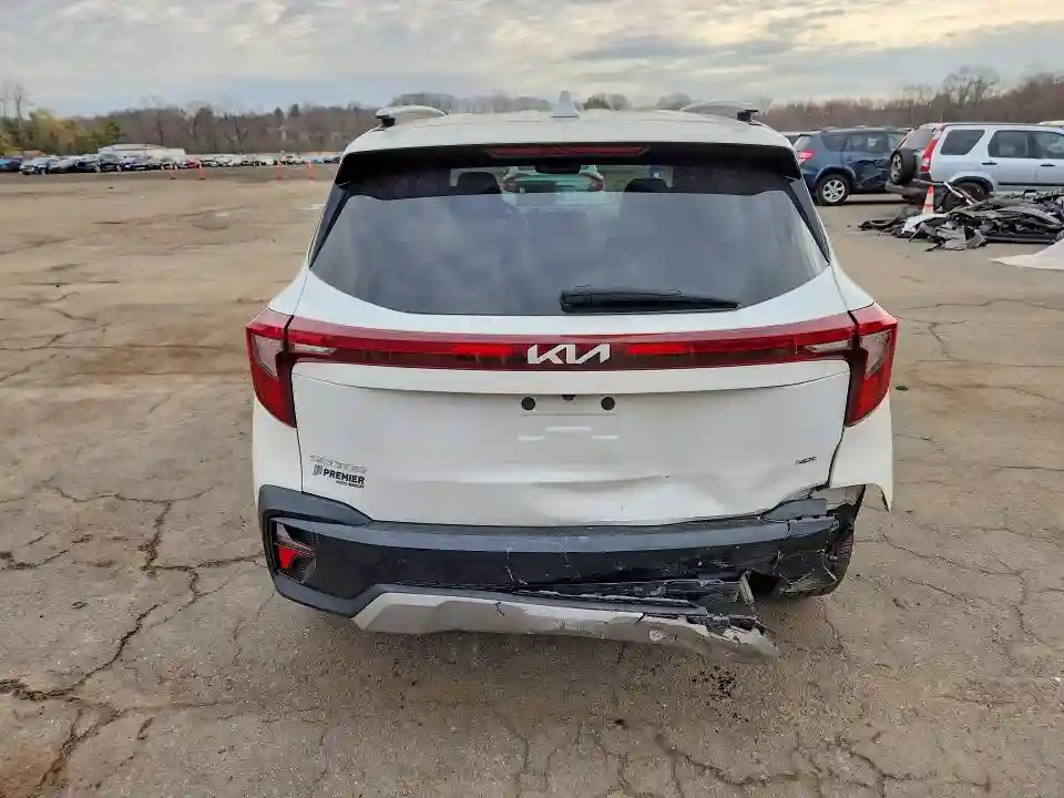 KNDETCA74R7476640 2024 KIA SELTOS-5