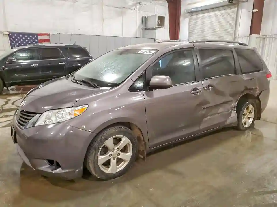 5TDKK3DC8DS345711 2013 TOYOTA SIENNA-0