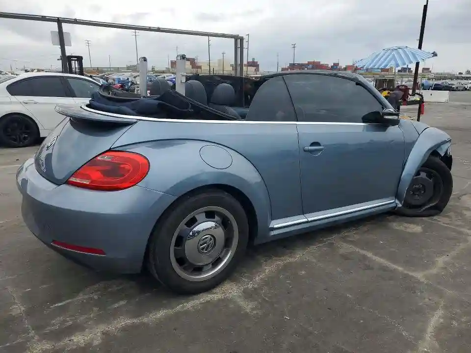 3VW507AT0GM811762 2016 VOLKSWAGEN BEETLE-2