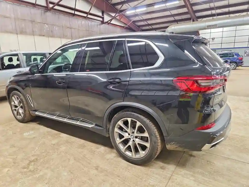 5UXJU2C5XKLN66002 2019 BMW X5-1