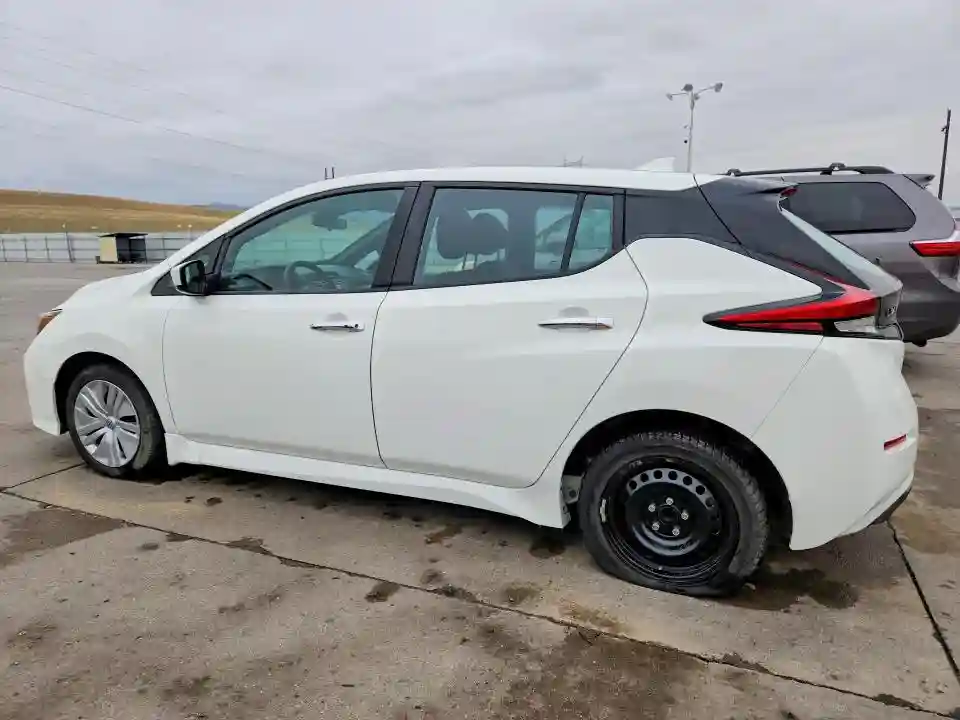 1N4AZ1BVXPC557201 2023 NISSAN LEAF-1
