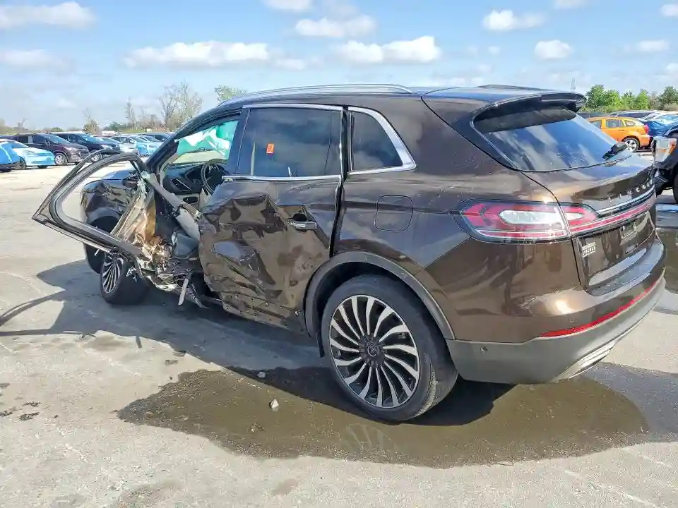 2LMPJ7J93KBL45672 2019 LINCOLN NAUTILUS-1