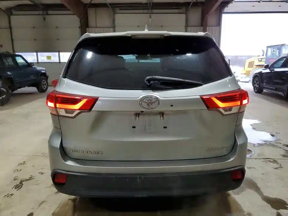 5TDJZRFH2JS812300 2018 TOYOTA HIGHLANDER-5