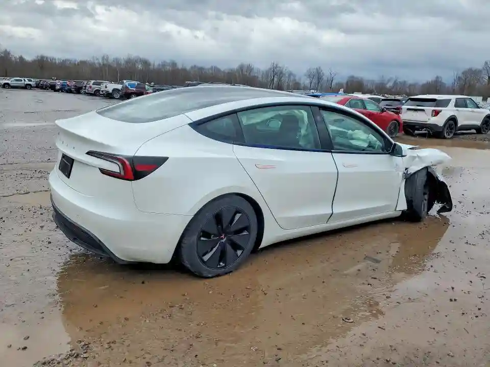 5YJ3E1EA4RF746441 2024 TESLA MODEL 3-2