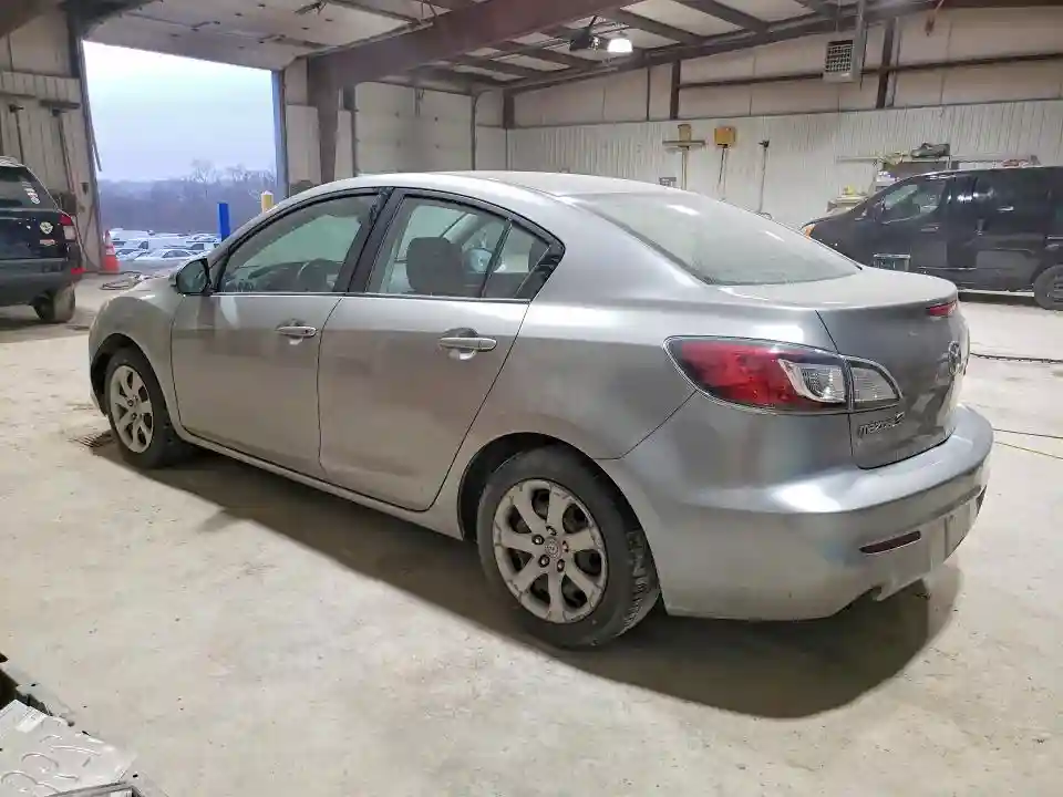 JM1BL1TG2D1822412 2013 MAZDA 3-1