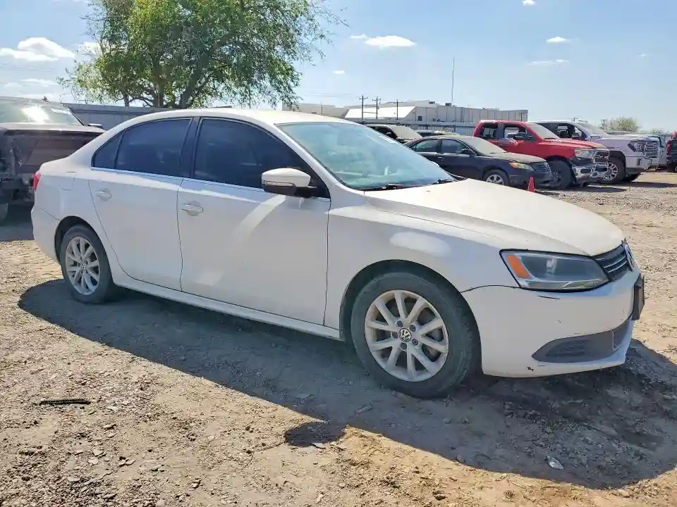 3VWDP7AJ2DM432621 2013 VOLKSWAGEN JETTA-3